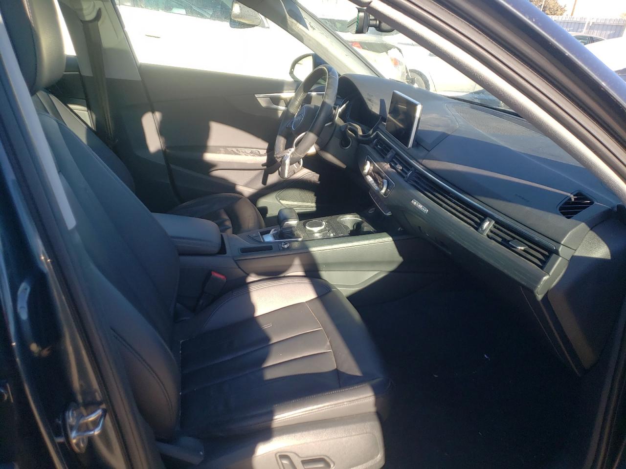 Photo 5 from auction – 2017 AUDI A4 PREMIUM with VIN WAUENAF42HN066715