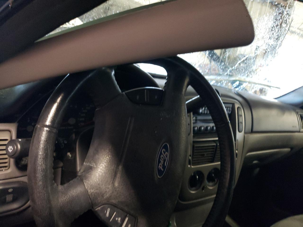 Photo 8 from auction – 2005 FORD EXPLORER X with VIN 1FMZU73E55ZA36535
