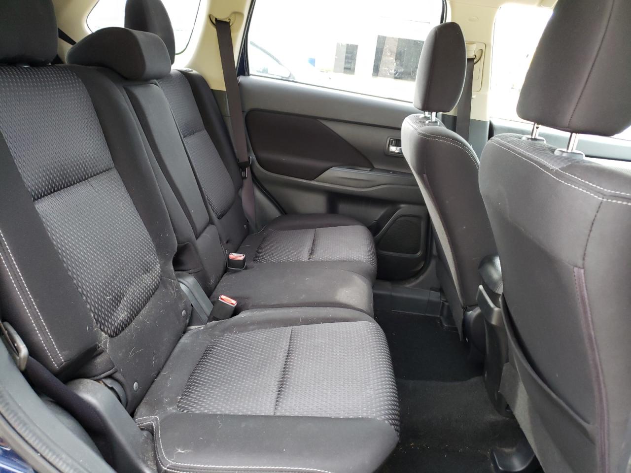 Photo 6 from auction – 2016 MITSUBISHI OUTLANDER with VIN JA4AZ3A36GZ025537