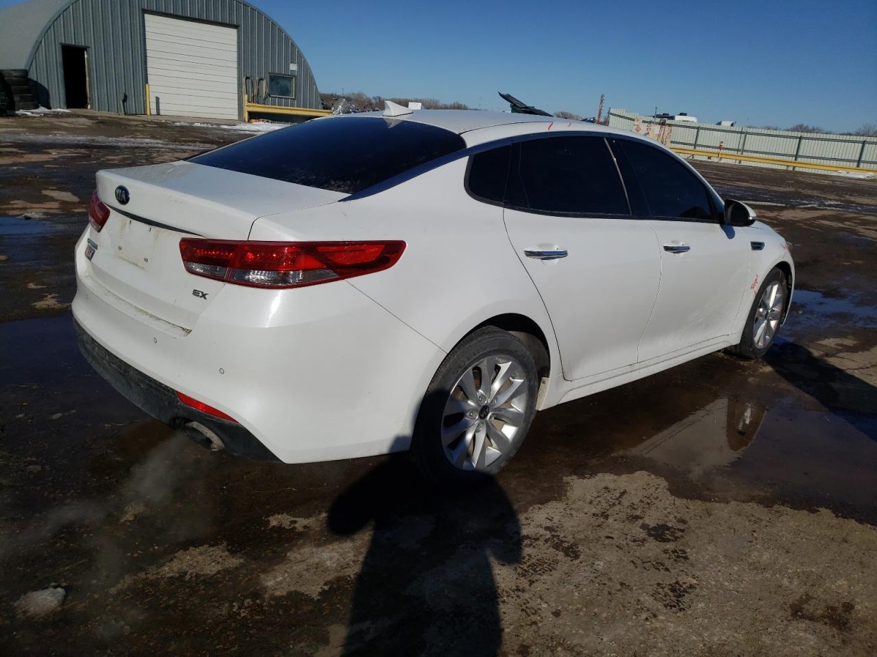 Photo 4 from auction – 2018 KIA OPTIMA EX with VIN 5XXGU4L33JG205134