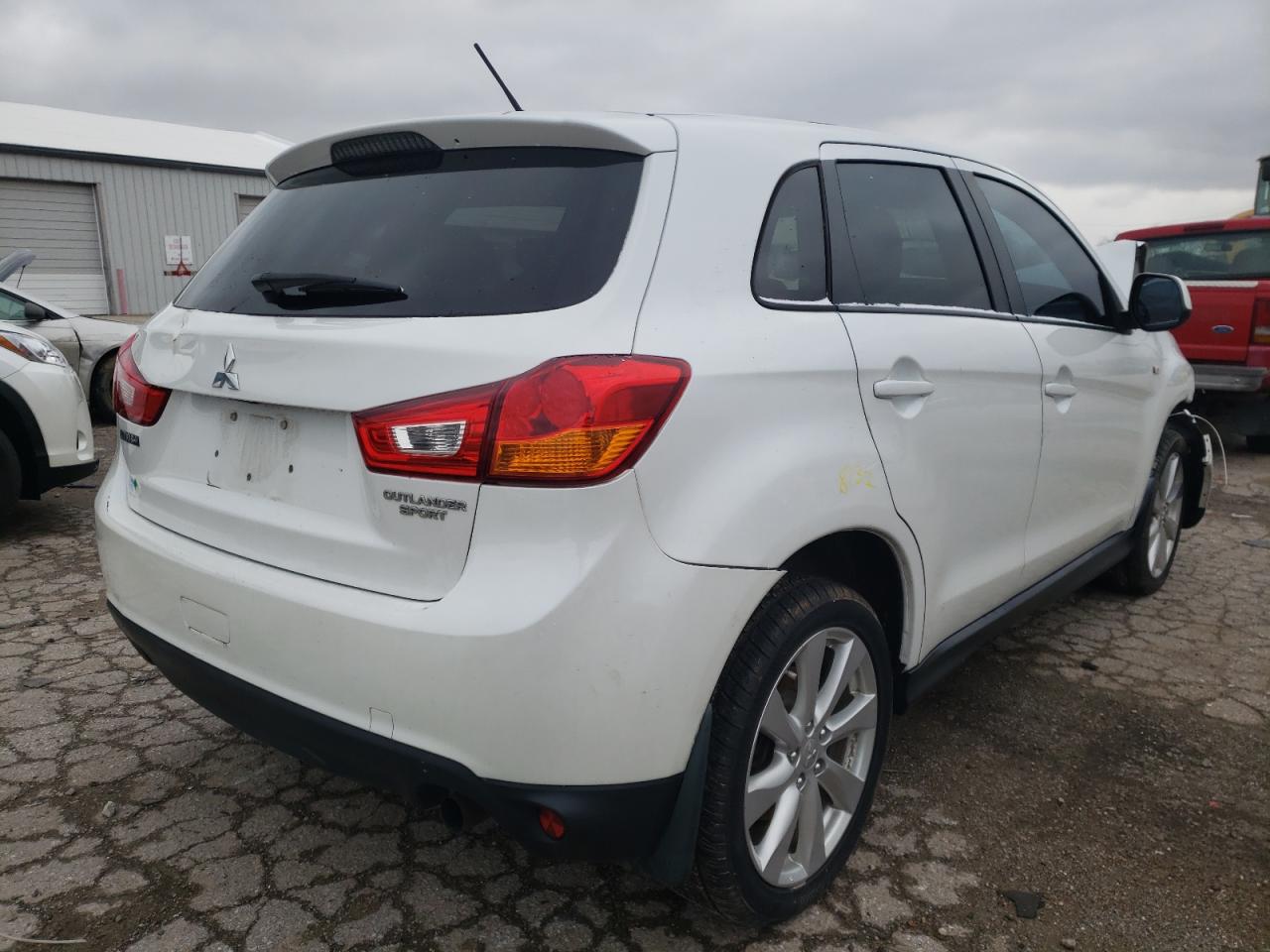 Photo 4 from auction – 2014 MITSUBISHI OUTLANDER with VIN 4A4AP3AU3EE027053