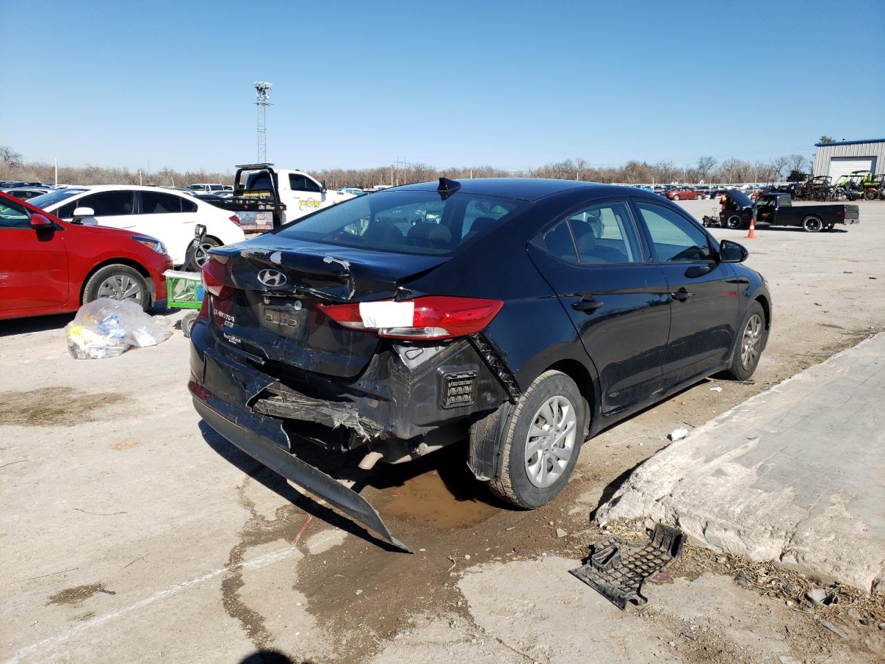 Photo 4 from auction – 2018 HYUNDAI ELANTRA SE with VIN 5NPD74LF2JH399504