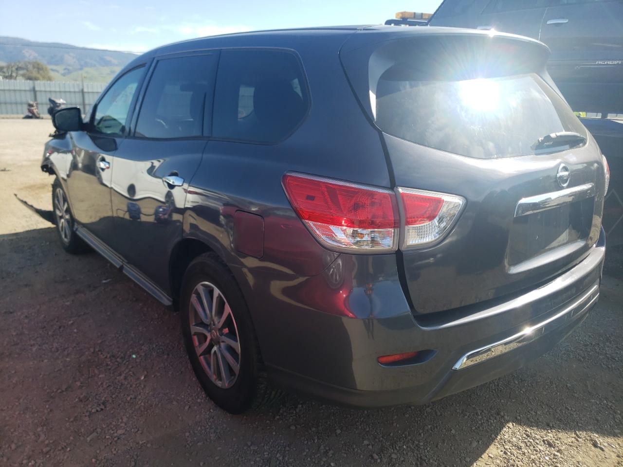 Photo 3 from auction – 2013 NISSAN PATHFINDER with VIN 5N1AR2MM5DC622810