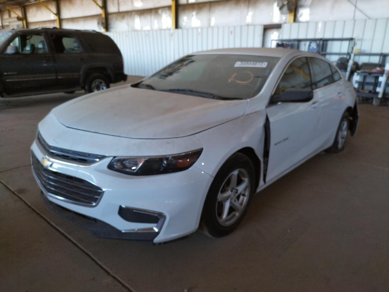 Photo 2 from auction – 2018 CHEVROLET MALIBU LS with VIN 1G1ZB5ST0JF235155