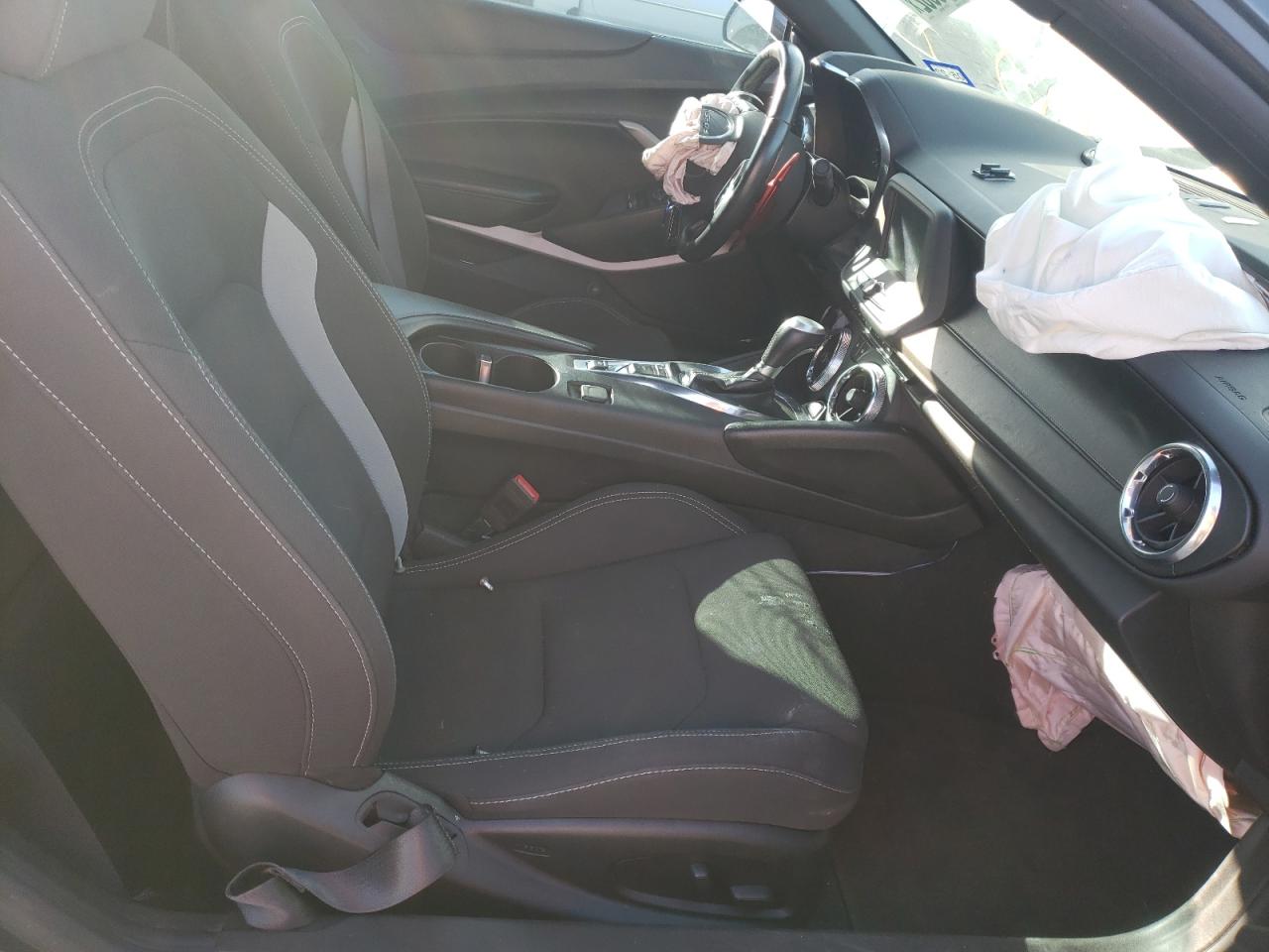 Photo 5 from auction – 2018 CHEVROLET CAMARO LT with VIN 1G1FB1RX6J0161585