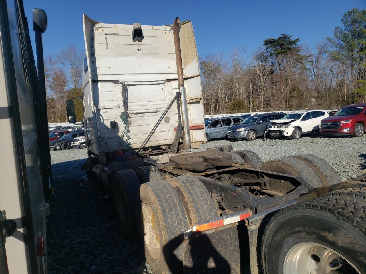 Photo 3 from auction – 2014 VOLVO VN VNL with VIN 4V4NC9EH8EN159752