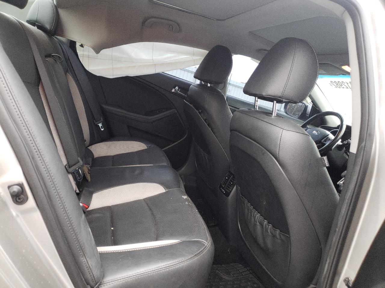 Photo 6 from auction – 2013 KIA OPTIMA SX with VIN 5XXGR4A64DG139177