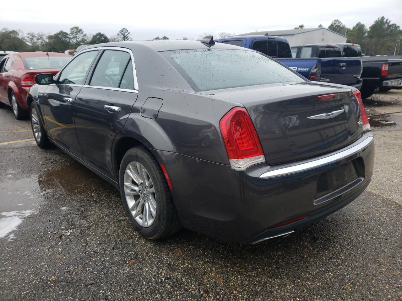 Photo 3 from auction – 2017 CHRYSLER 300C with VIN 2C3CCAEG8HH564815