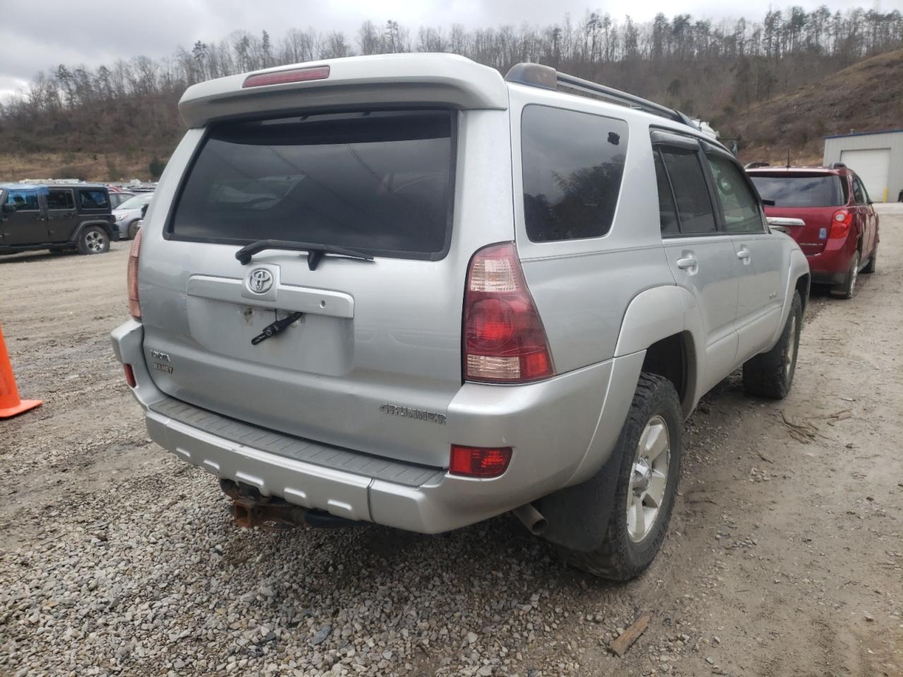 Photo 4 from auction – 2005 TOYOTA 4RUNNER SR with VIN JTEBT14R150046809