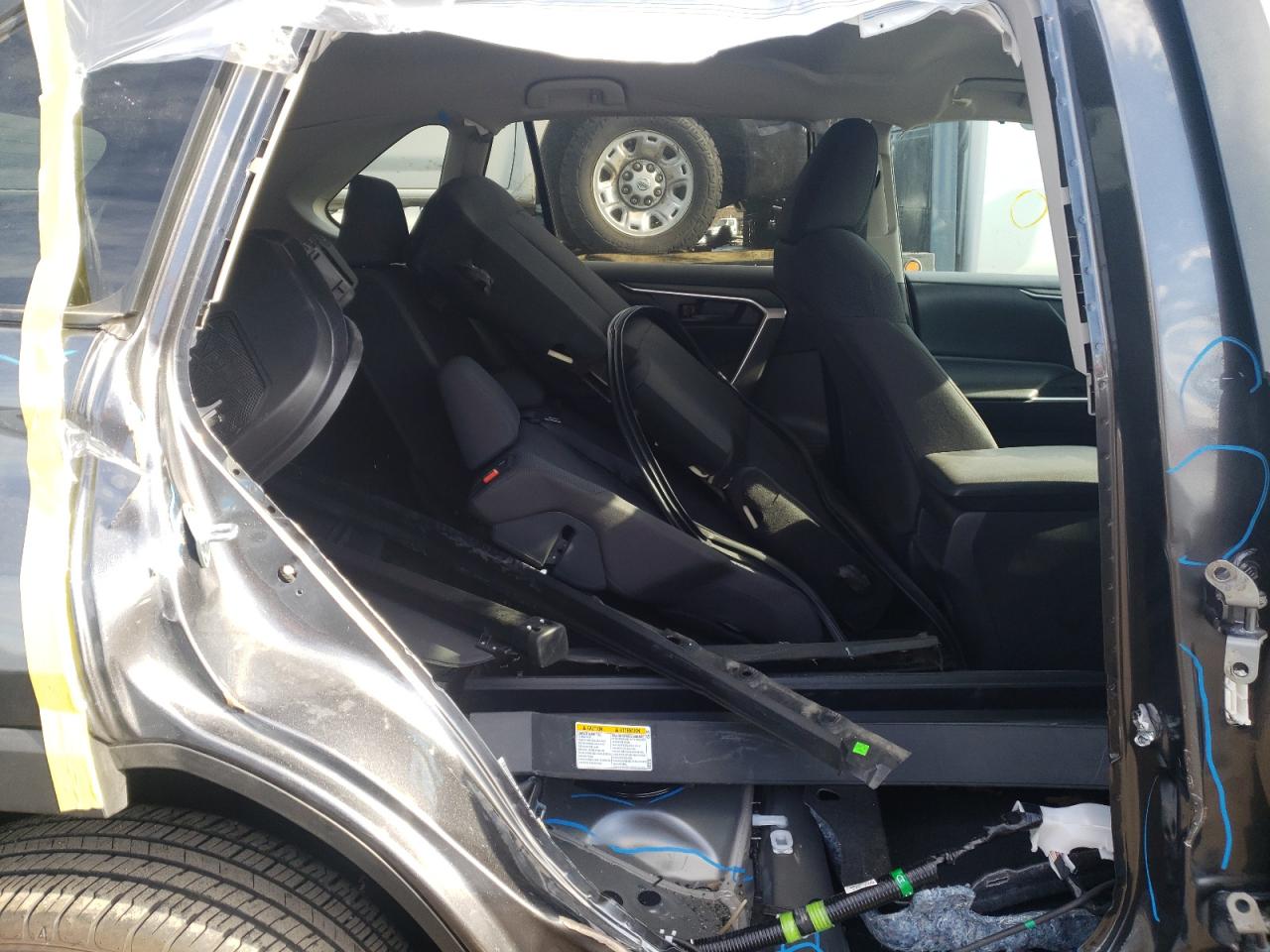 Photo 6 from auction – 2021 TOYOTA RAV4 LE with VIN 2T3G1RFV9MC183324