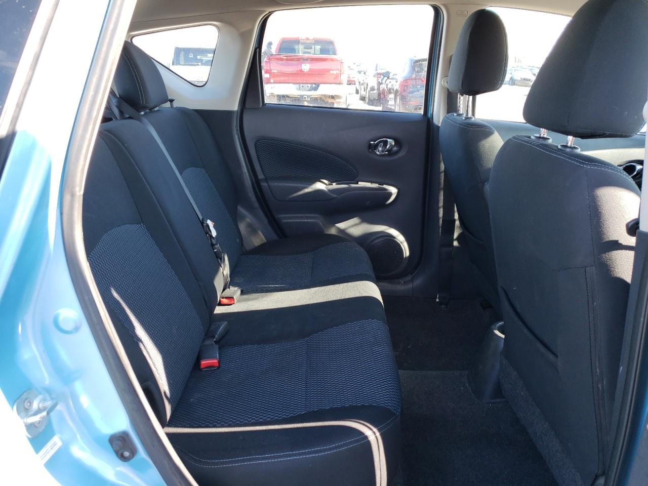 Photo 6 from auction – 2015 NISSAN VERSA NOTE with VIN 3N1CE2CPXFL404960