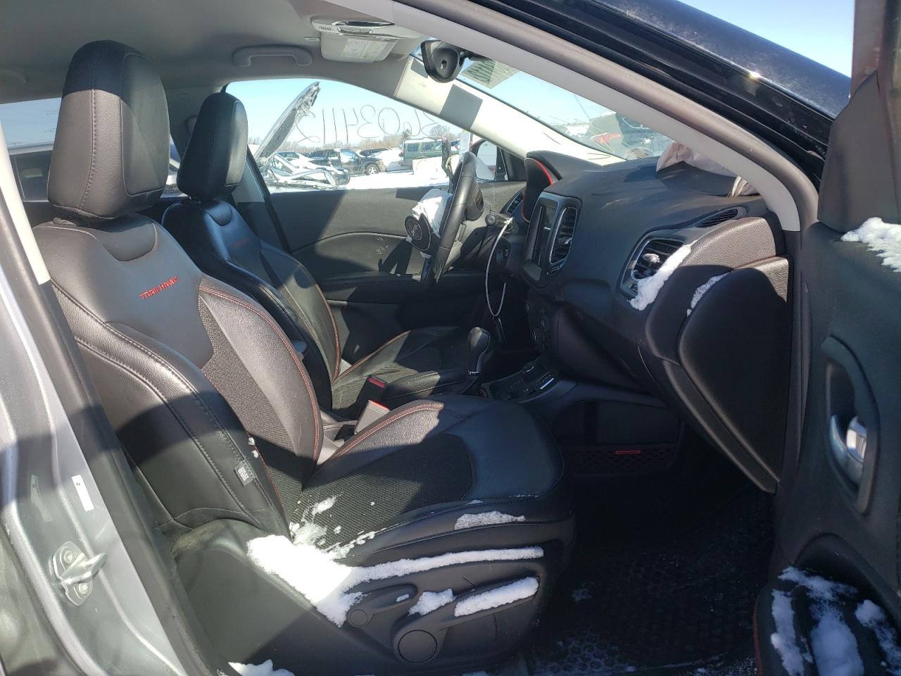 Photo 5 from auction – 2018 JEEP COMPASS TR with VIN 3C4NJDDB1JT342471