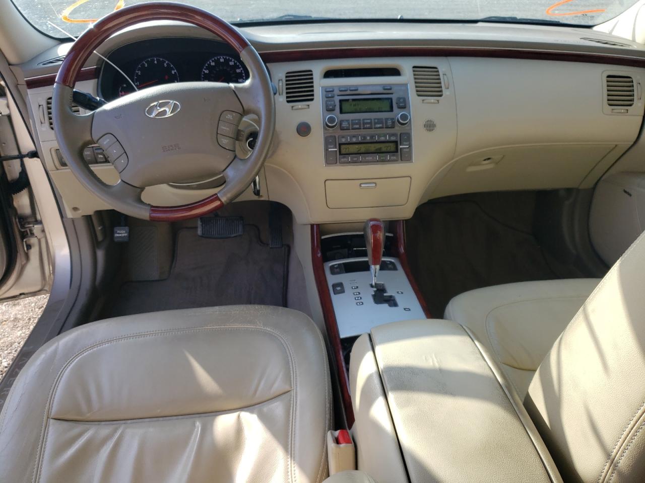 Photo 9 from auction – 2008 HYUNDAI AZERA SE with VIN KMHFC46F28A291395