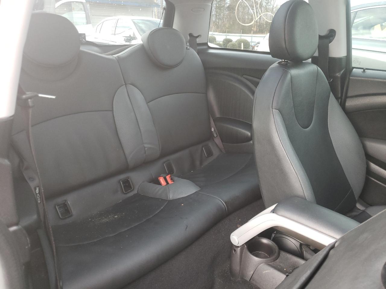 Photo 6 from auction – 2007 MINI COOPER with VIN WMWMF33587TT58462