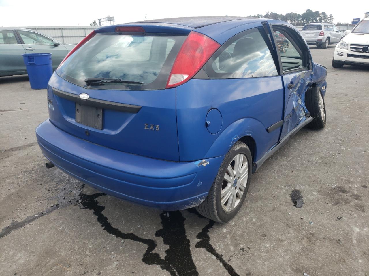 Photo 4 from auction – 2001 FORD FOCUS ZX3 with VIN 3FAFP31301R175095