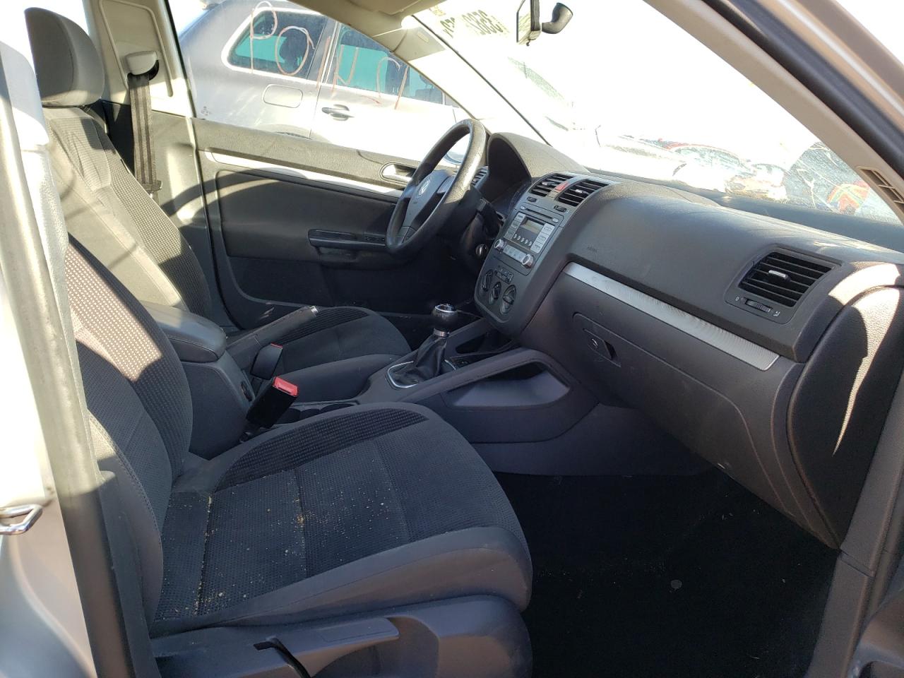 Photo 5 from auction – 2008 VOLKSWAGEN JETTA S with VIN 3VWHM71K98M080985