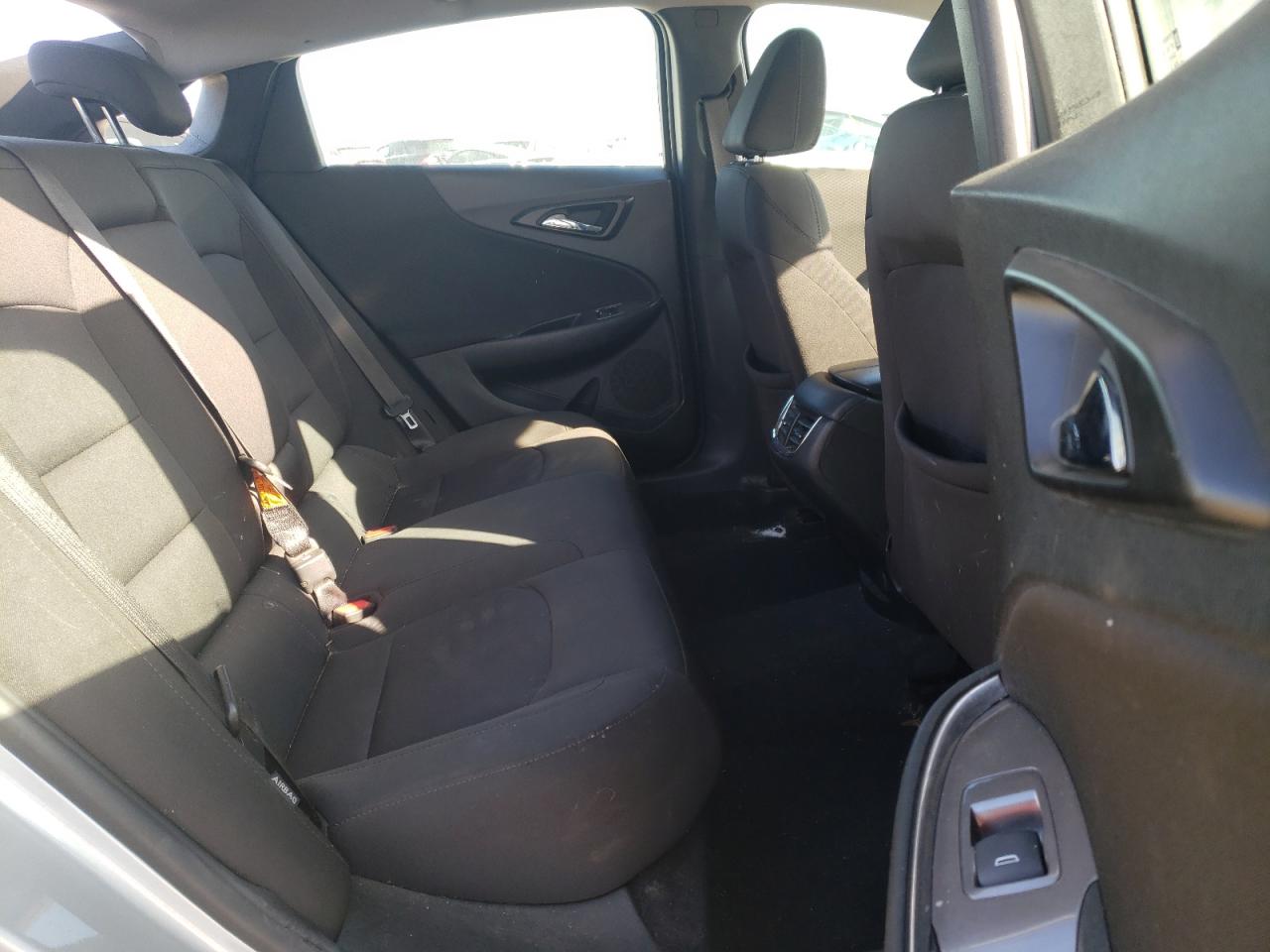 Photo 6 from auction – 2018 CHEVROLET MALIBU LT with VIN 1G1ZD5ST0JF248093