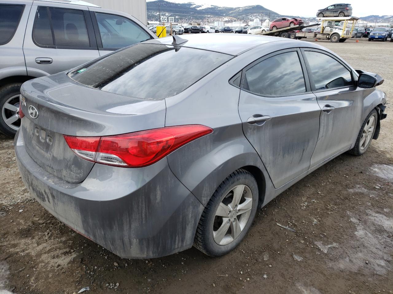 Photo 4 from auction – 2011 HYUNDAI ELANTRA GL with VIN 5NPDH4AE2BH054417