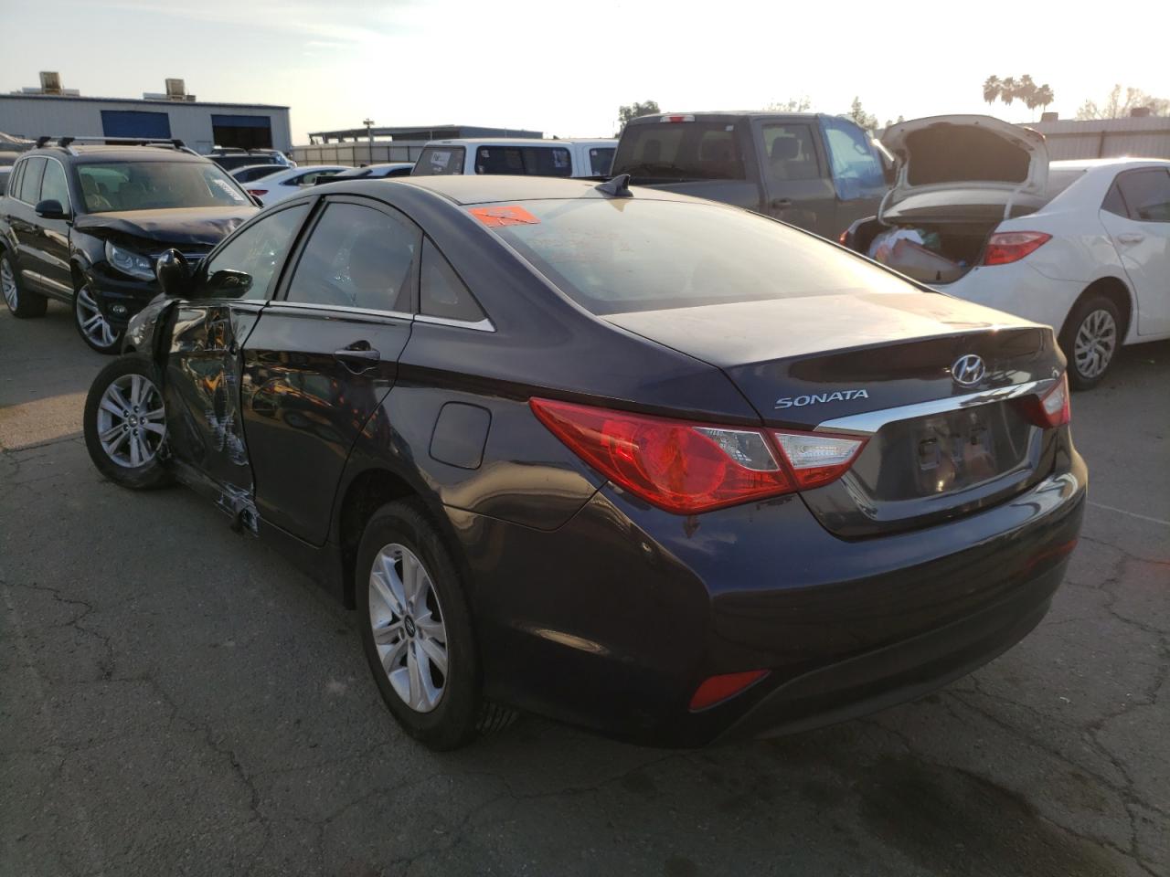 Photo 3 from auction – 2014 HYUNDAI SONATA GLS with VIN 5NPEB4AC5EH864262