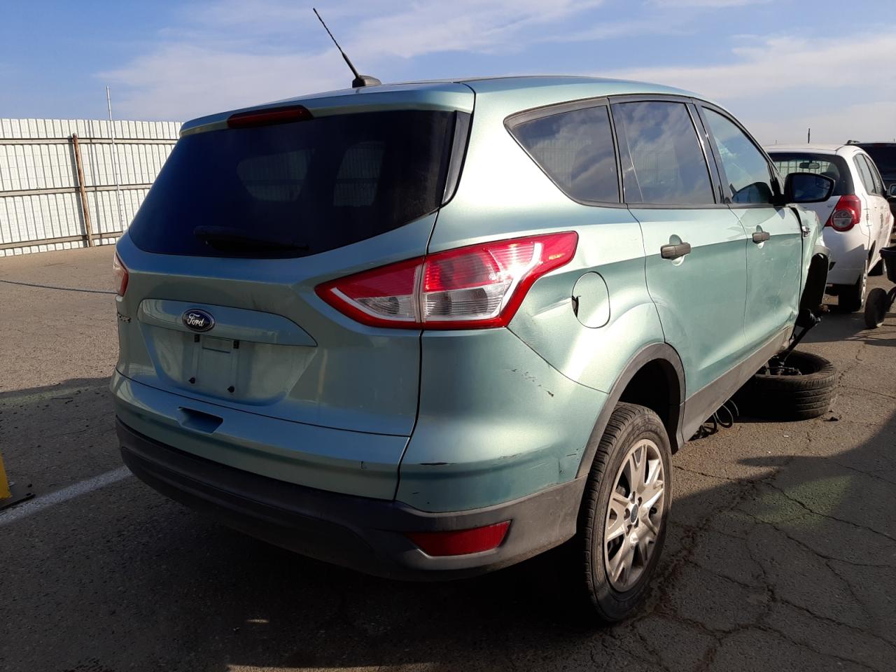 Photo 4 from auction – 2013 FORD ESCAPE S with VIN 1FMCU0F75DUA25783