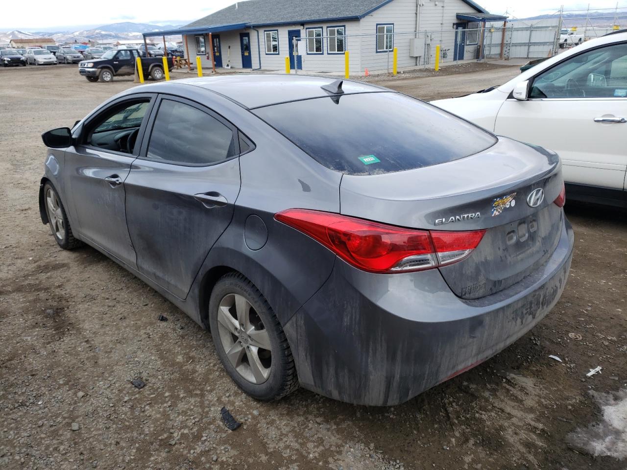 Photo 3 from auction – 2011 HYUNDAI ELANTRA GL with VIN 5NPDH4AE2BH054417