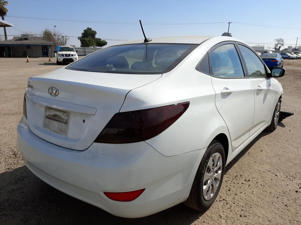 Photo 4 from auction – 2015 HYUNDAI ACCENT GLS with VIN KMHCT4AE9FU863513