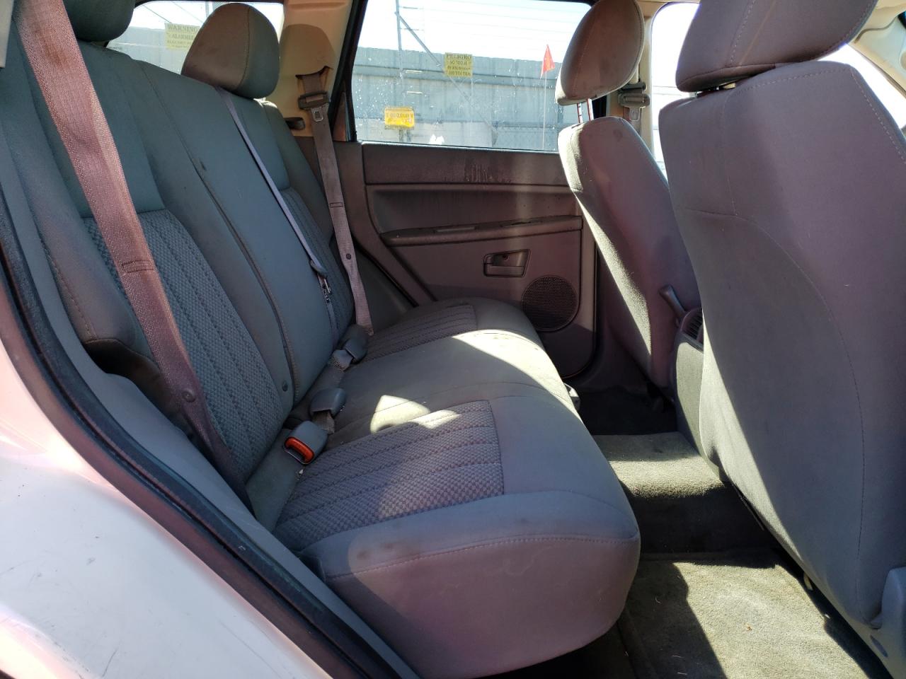 Photo 6 from auction – 2005 JEEP GRAND CHER with VIN 1J4GR48K95C669854