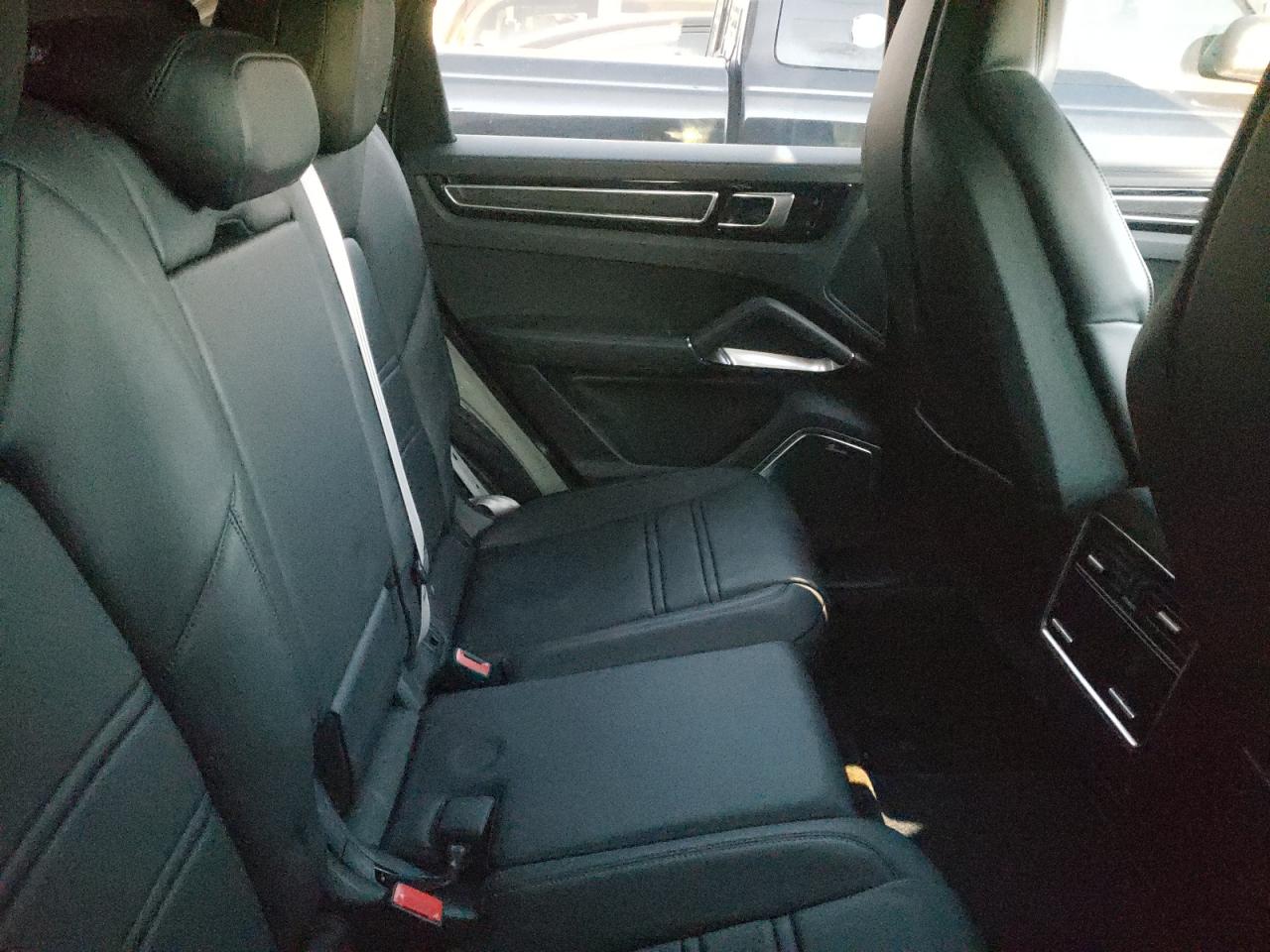 Photo 6 from auction – 2021 PORSCHE CAYENNE TU with VIN WP1BF2AY1MDA51303