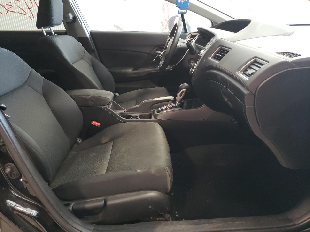 Photo 5 from auction – 2015 HONDA CIVIC LX with VIN 2HGFB2F57FH502674