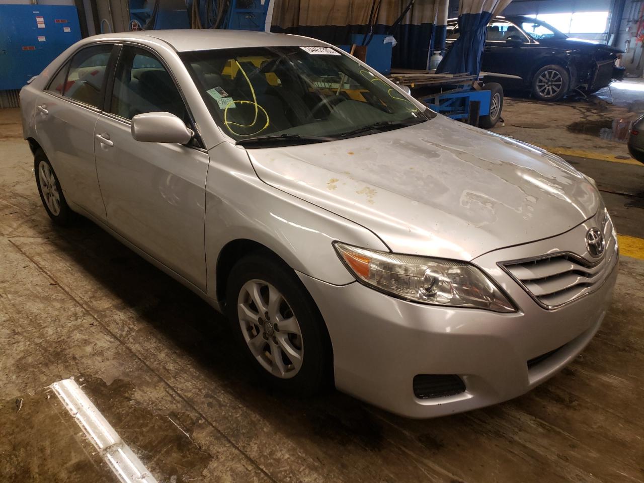 TOYOTA CAMRY BASE 2011 with VIN 4T1BF3EK1BU723995 - Photo from auction