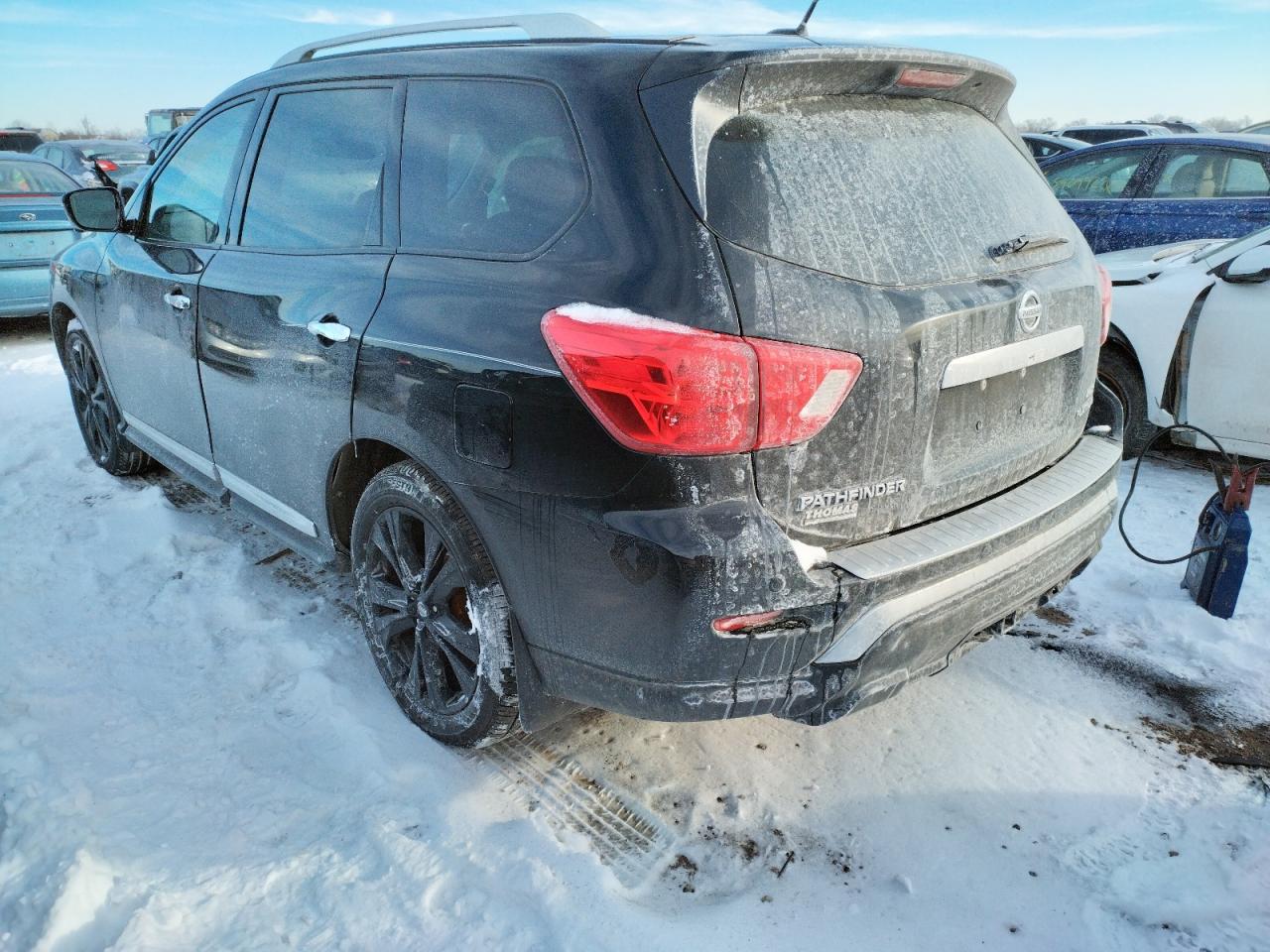 Photo 3 from auction – 2017 NISSAN PATHFINDER with VIN 5N1DR2MM2HC667769