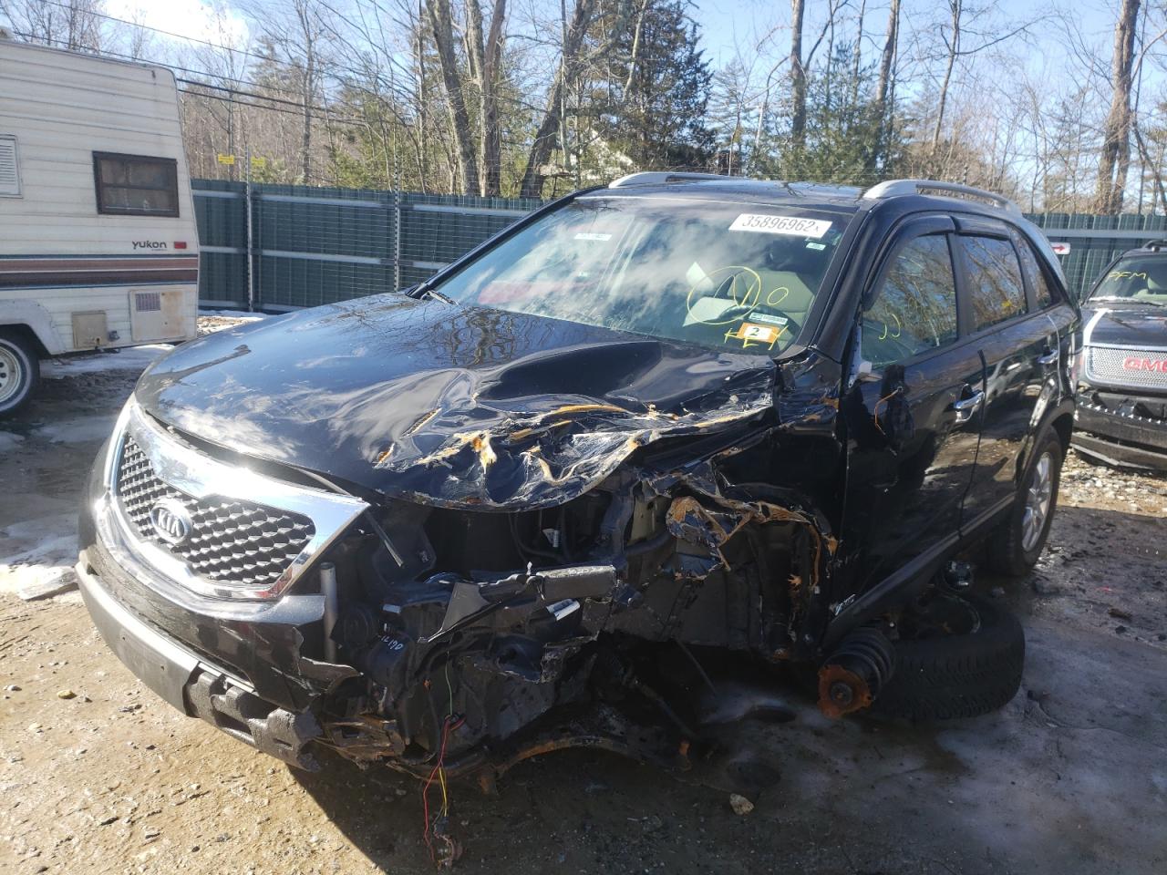 Photo 2 from auction – 2013 KIA SORENTO LX with VIN 5XYKTCA65DG326235