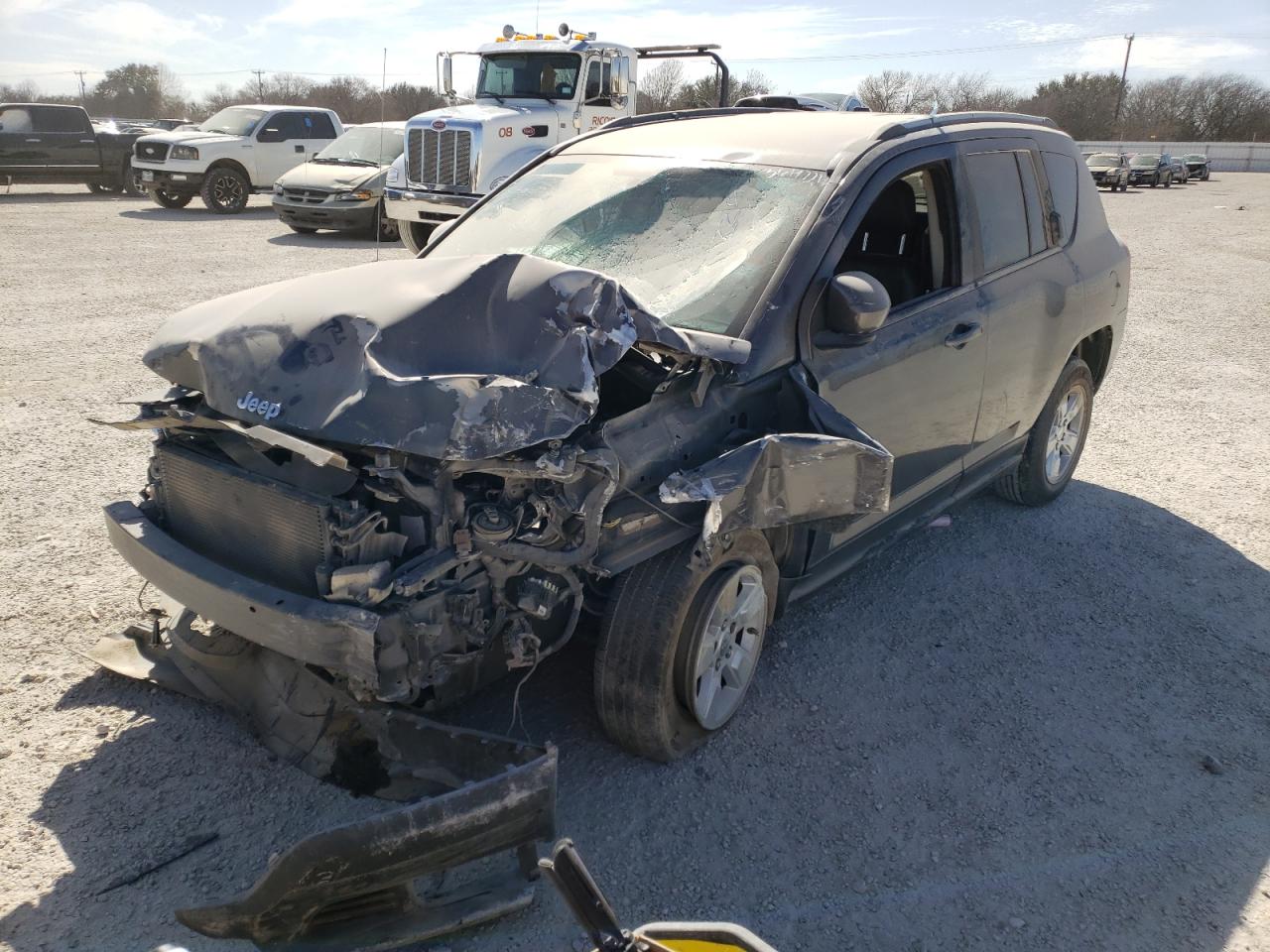 Photo 2 from auction – 2017 JEEP COMPASS LA with VIN 1C4NJCEBXHD198301