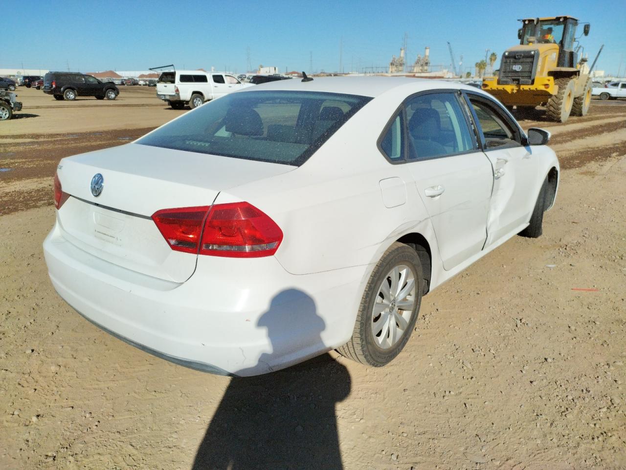 Photo 4 from auction – 2013 VOLKSWAGEN PASSAT S with VIN 1VWAP7A33DC038647
