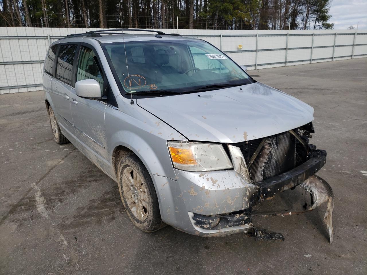 DODGE GRAND CARA 2010 with VIN 2D4RN5DX6AR430266 - Photo from auction
