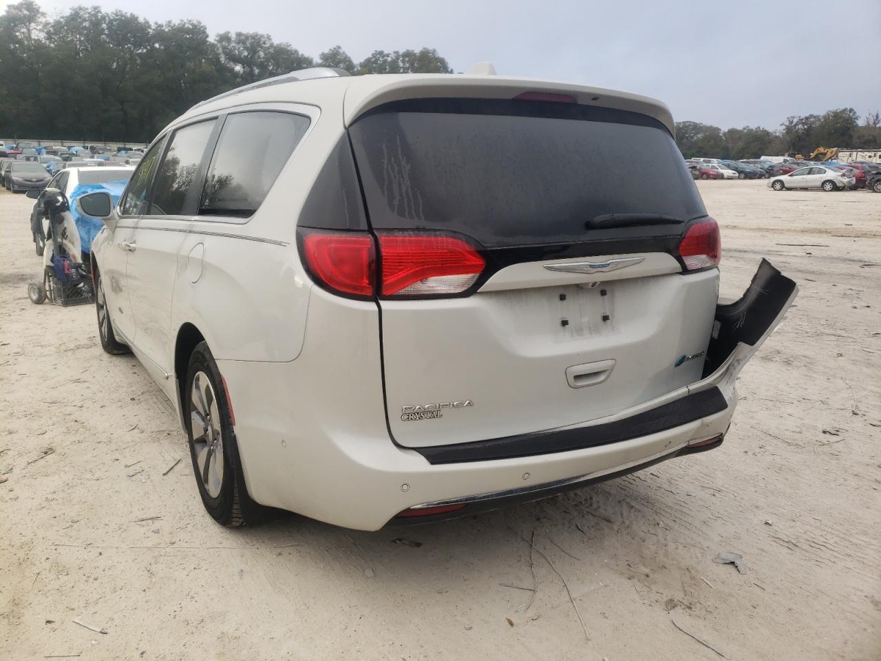 Photo 3 from auction – 2017 CHRYSLER PACIFICA E with VIN 2C4RC1N77HR692172