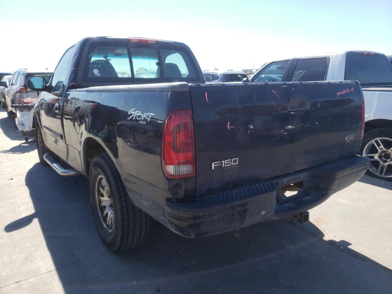 Photo 3 from auction – 2002 FORD F150 with VIN 1FTRF17W52NB77221