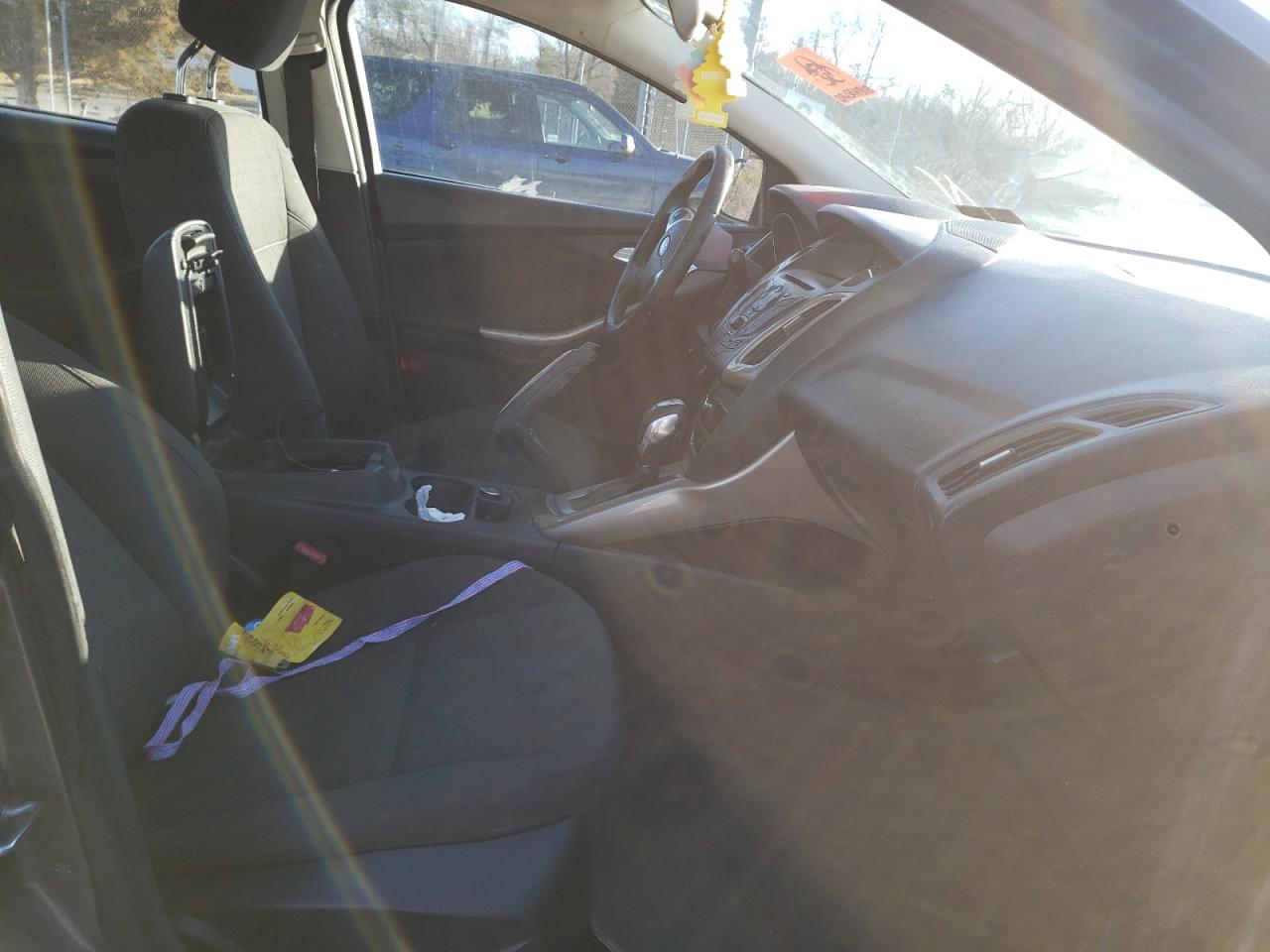 Photo 5 from auction – 2012 FORD FOCUS SEL with VIN 1FAHP3H25CL131956