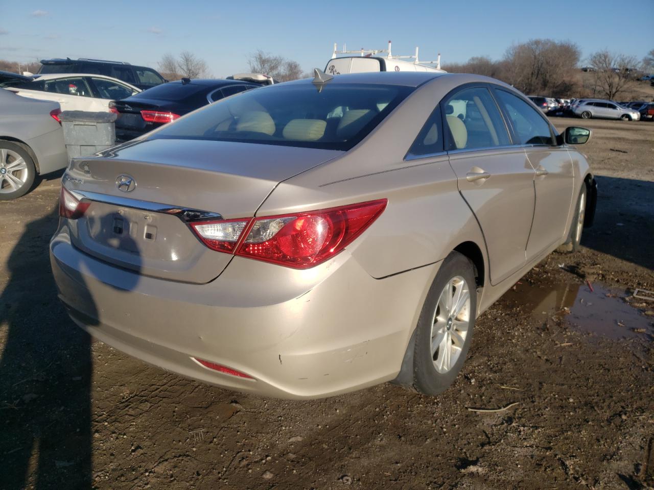 Photo 4 from auction – 2011 HYUNDAI SONATA GLS with VIN 5NPEB4AC6BH254415