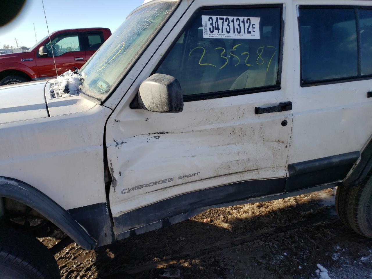Photo 9 from auction – 2001 JEEP CHEROKEE S with VIN 1J4FF48S01L602512