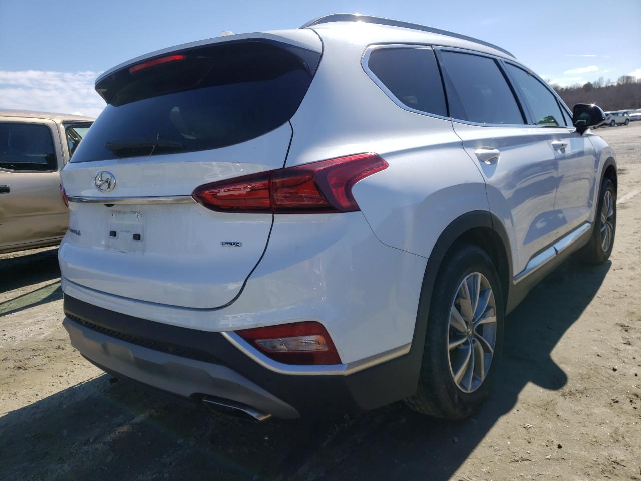 Photo 4 from auction – 2019 HYUNDAI SANTA FE S with VIN 5NMS3CAD2KH004170