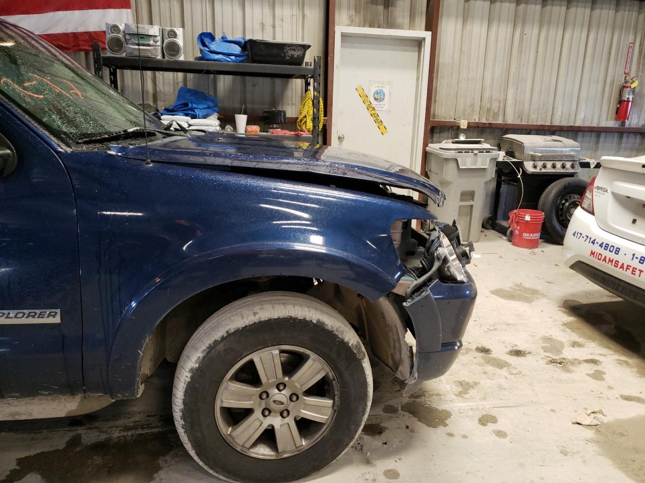 Photo 9 from auction – 2008 FORD EXPLORER X with VIN 1FMEU63E78UA69935