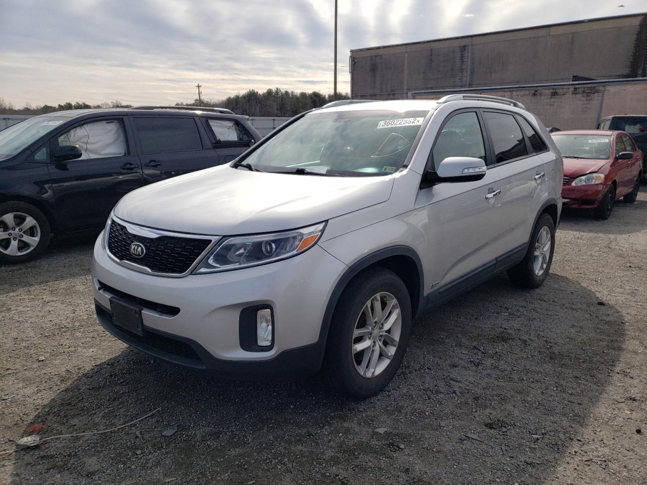 Photo 2 from auction – 2014 KIA SORENTO LX with VIN 5XYKTDA67EG481554