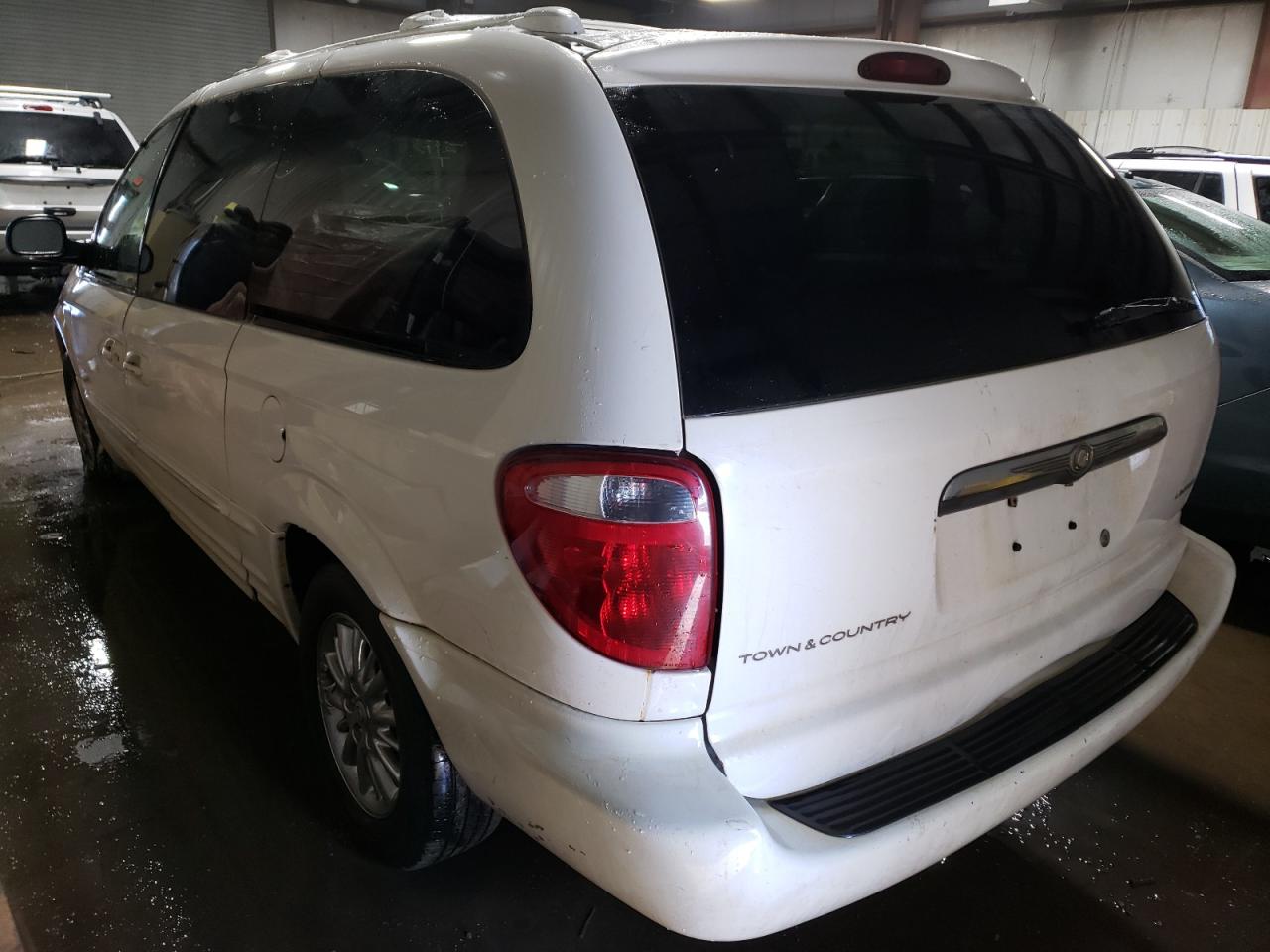 Photo 3 from auction – 2003 CHRYSLER TOWN & COU with VIN 2C8GP64L03R233841