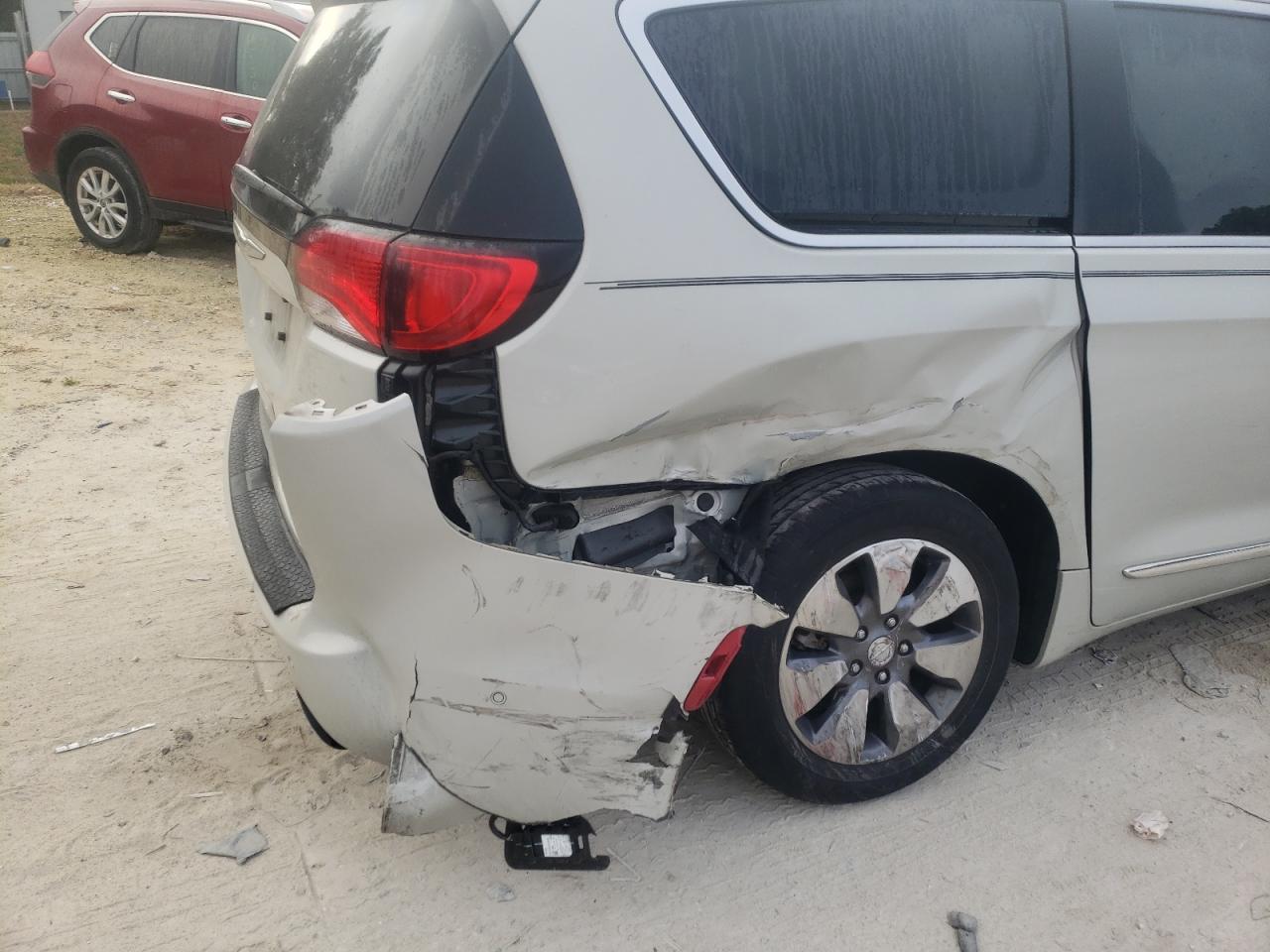 Photo 9 from auction – 2017 CHRYSLER PACIFICA E with VIN 2C4RC1N77HR692172