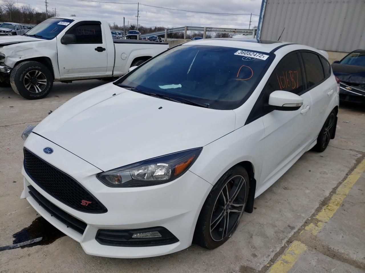 Photo 2 from auction – 2016 FORD FOCUS ST with VIN 1FADP3L9XGL382707