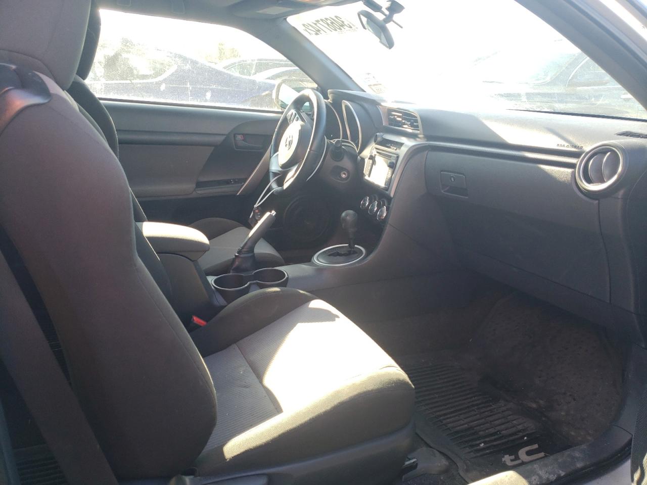 Photo 5 from auction – 2014 TOYOTA SCION TC with VIN JTKJF5C7XE3076638