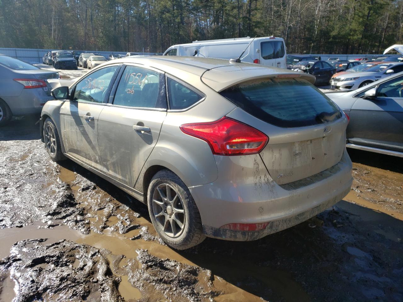 Photo 3 from auction – 2016 FORD FOCUS SE with VIN 1FADP3K29GL228154