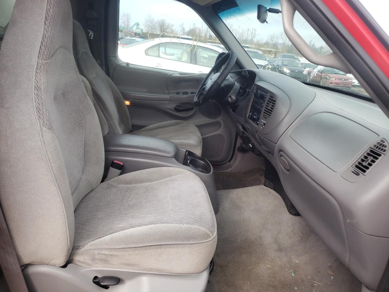 Photo 5 from auction – 1998 FORD F150 with VIN 1FTZF1722WNB53719