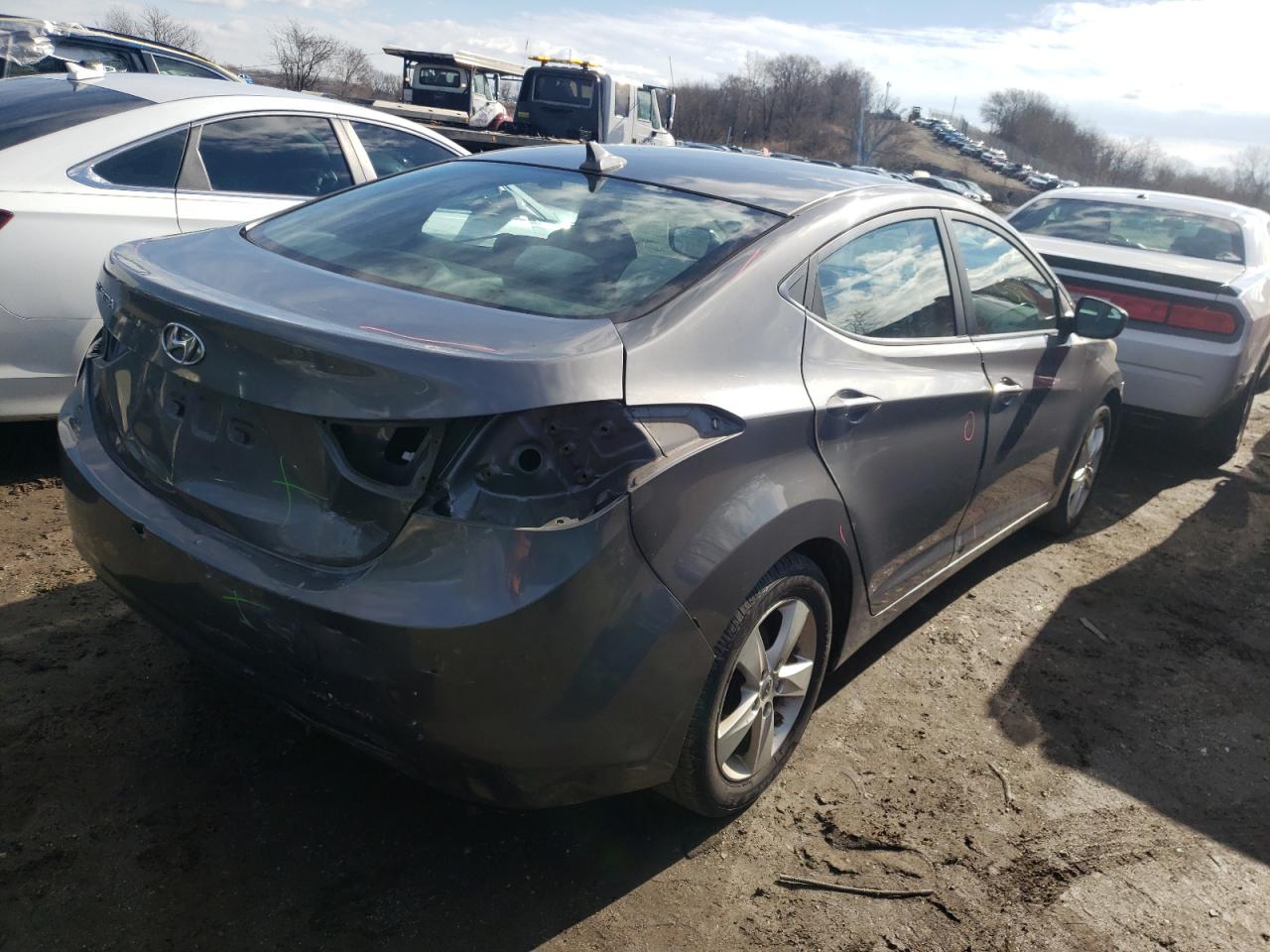 Photo 4 from auction – 2011 HYUNDAI ELANTRA GL with VIN 5NPDH4AE1BH046566